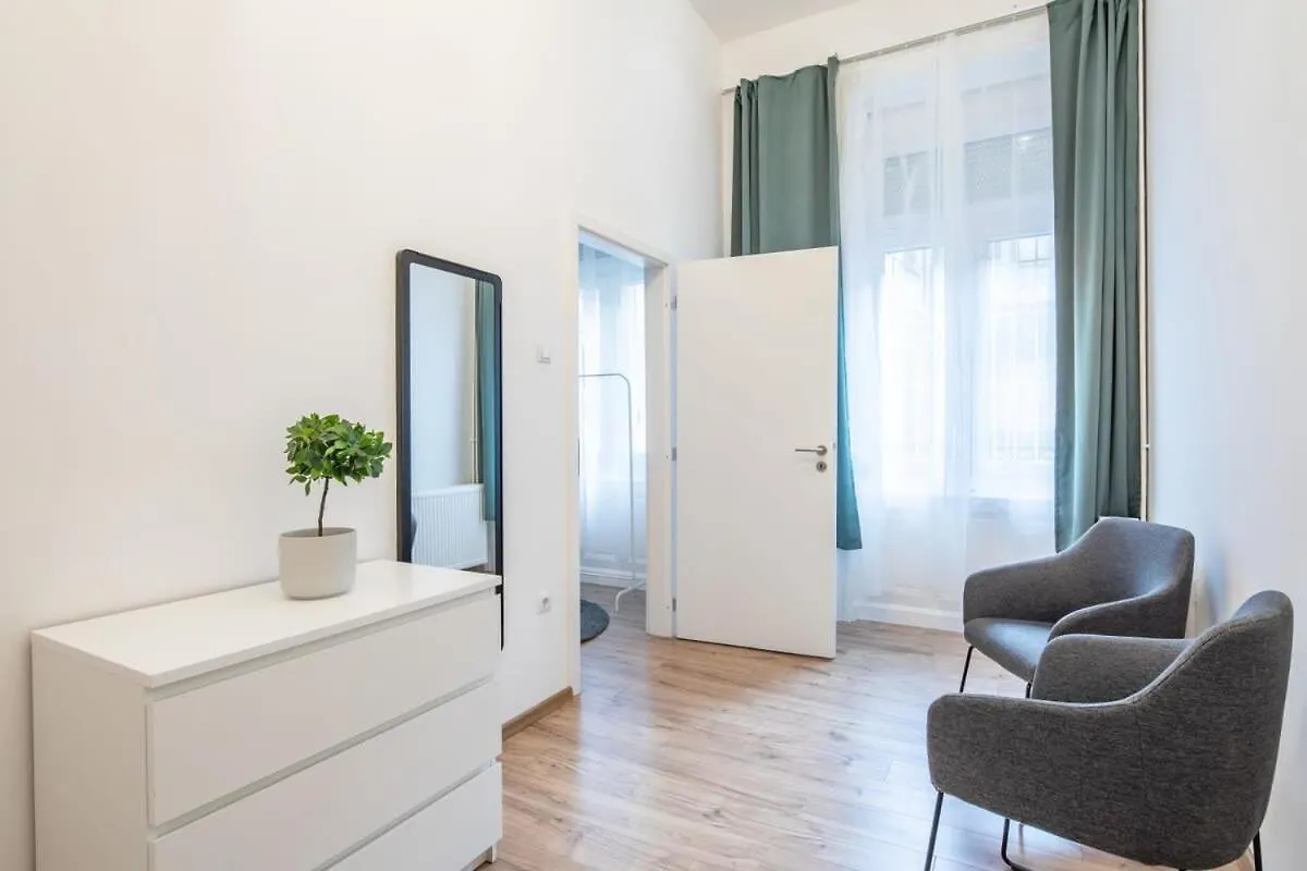 Full Comfort, 4 Bedrooms In The Heart Of The City Budapest Appartamento
