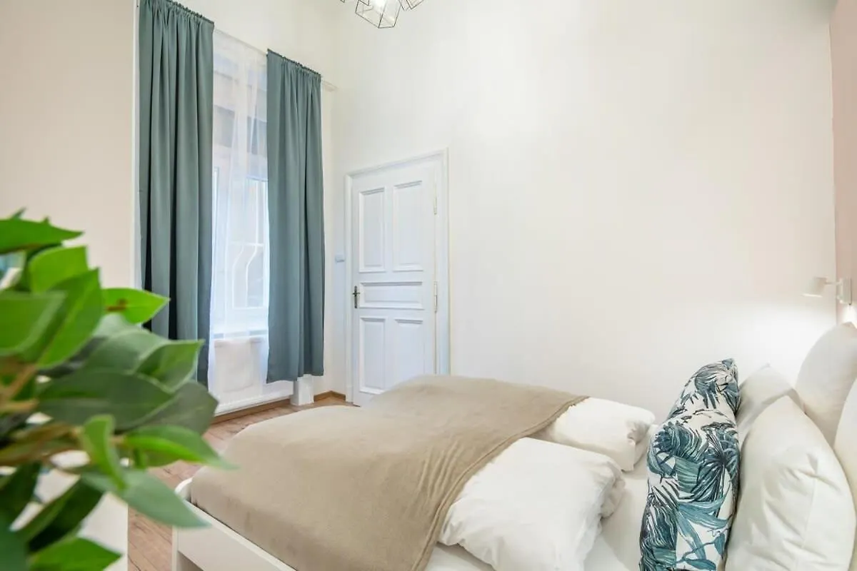 Full Comfort, 4 Bedrooms In The Heart Of The City Budapest Appartamento